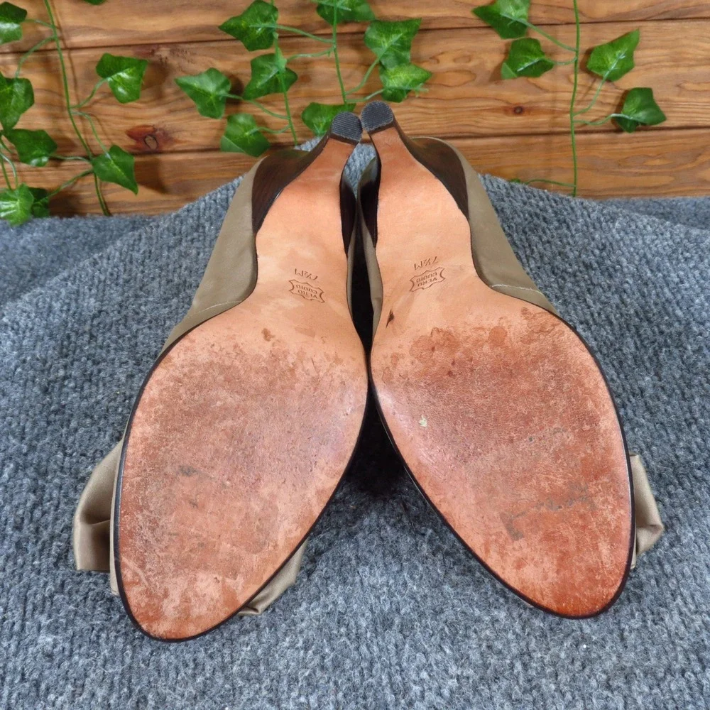 BP. Fabulous Women‎ Heel Size 7.5 Formal Evening Peep Toe Bow Champagne Fabric